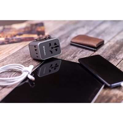 Verbatim (49545) UTA-03 Universal Travel Adapter with 1 x USB-C PD 30W & QC 3.0 / 2 x USB-C / 2 x USB-A image 4