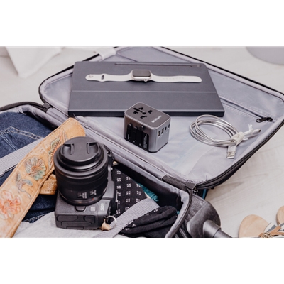 Verbatim (49545) UTA-03 Universal Travel Adapter with 1 x USB-C PD 30W & QC 3.0 / 2 x USB-C / 2 x USB-A image 5